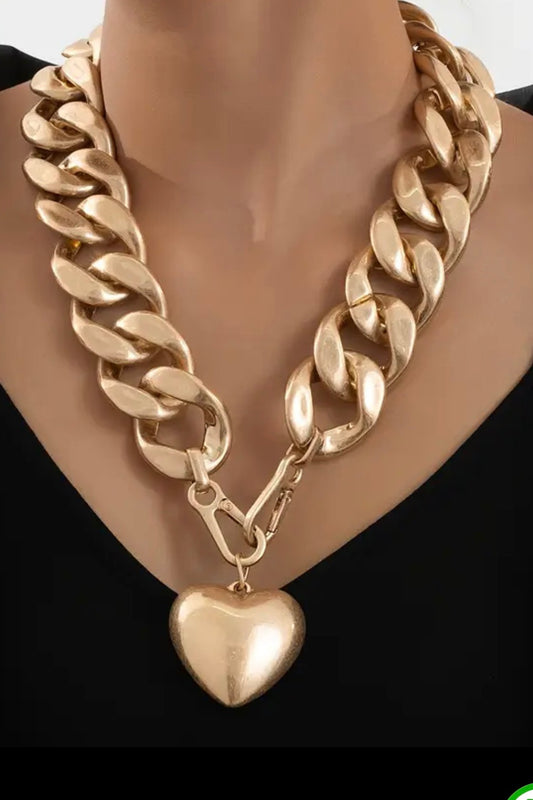 CHUNKY HEART CHAIN